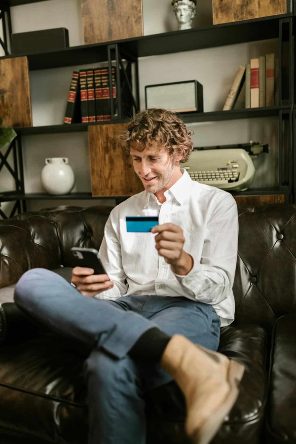 Comment maximiser l'utilisation des CRM pour améliorer les relations client dans le secteur bancaire?